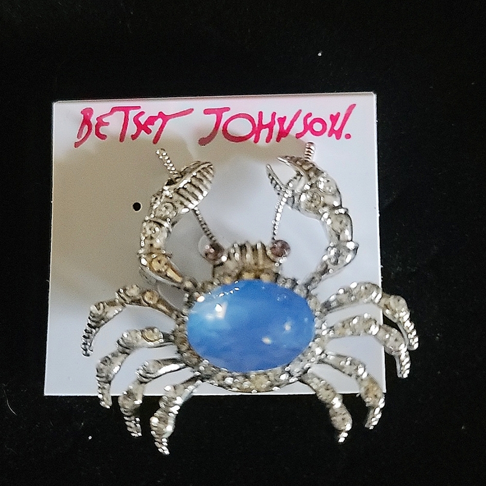 NWT Crystal Crab Brooch/Pin by Betsey Johnson